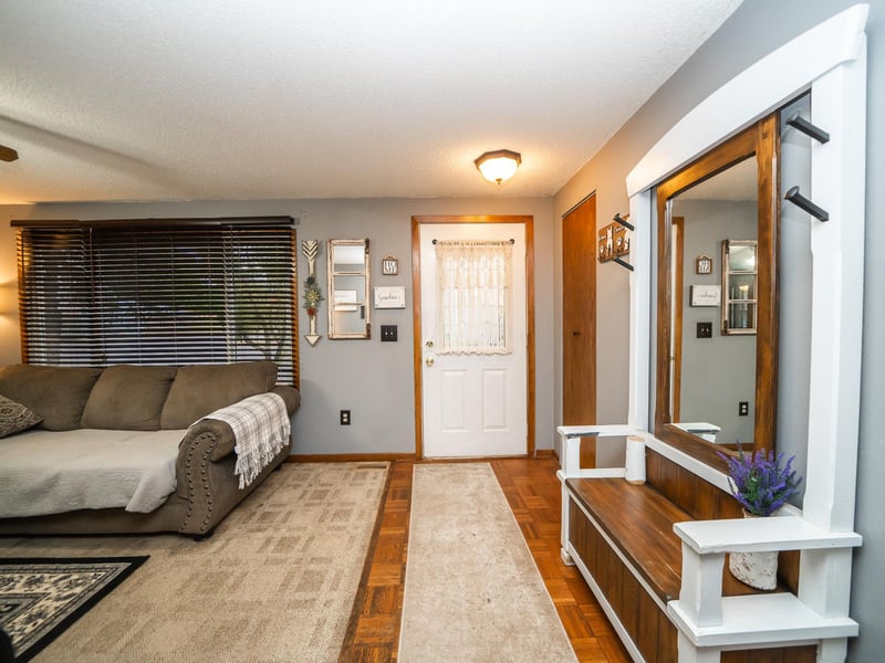 33 3rd St, Swanville, MN 56382