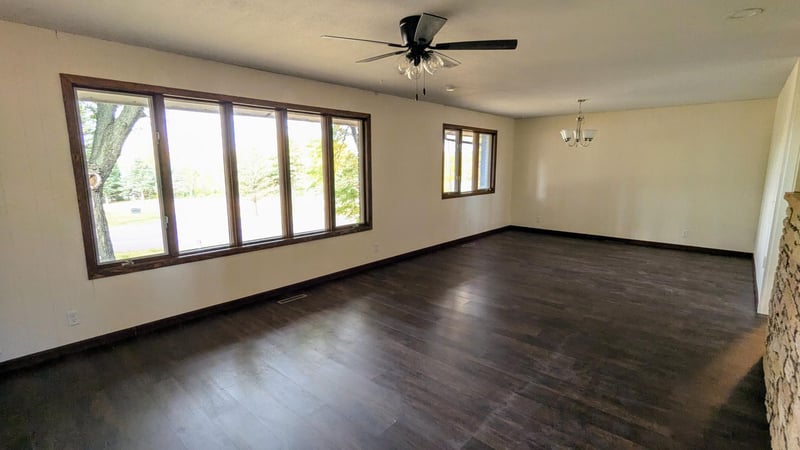 1014 10th St N, Mountain Lake, MN 56159