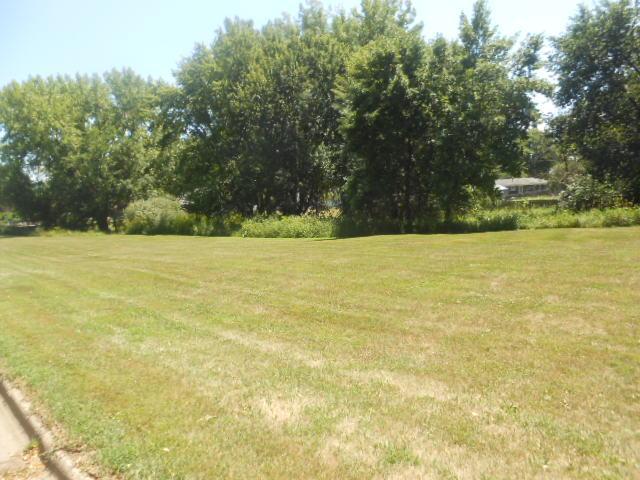 6th Crn 17th St/6th Ave, Windom, MN 56101