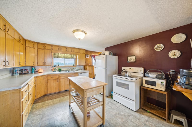 N2481 220th St, Elmwood, WI 54740