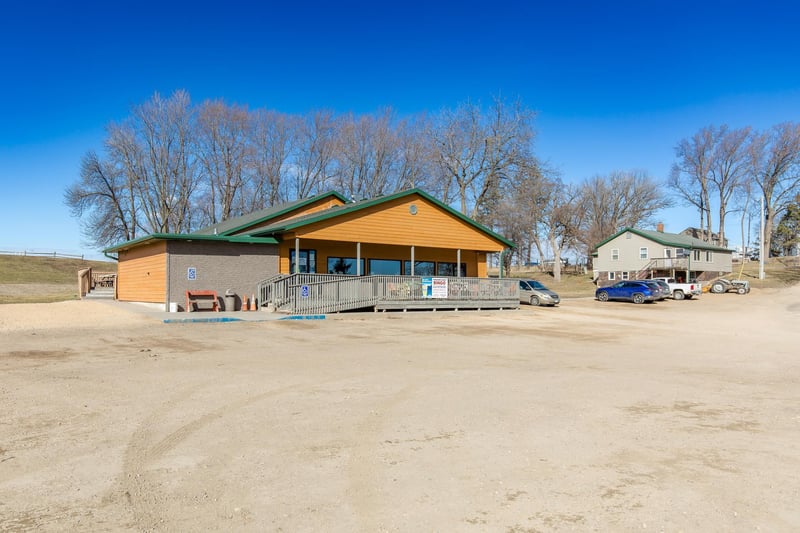 35032 Clear Lake Ln, Le Center, MN 56057