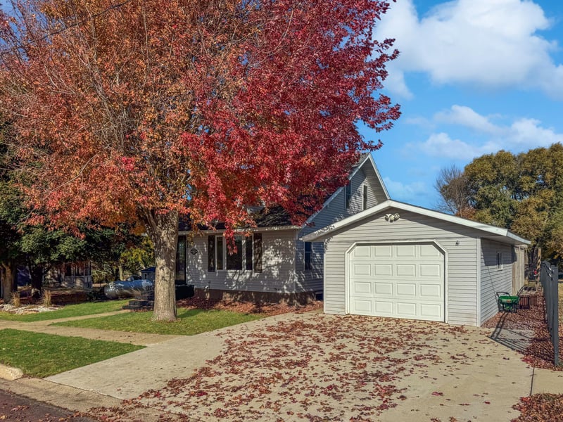 440 Prairie Ave, Lake Wilson, MN 56151