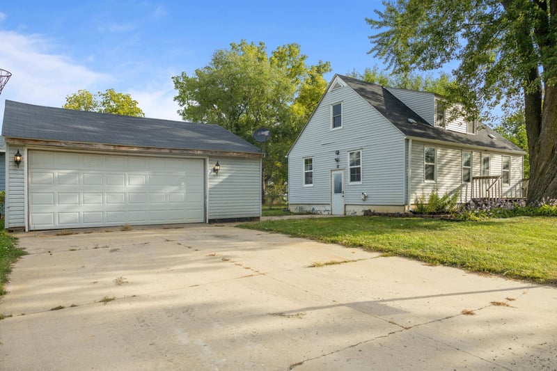 6551 233rd St W, Warsaw, MN 55087