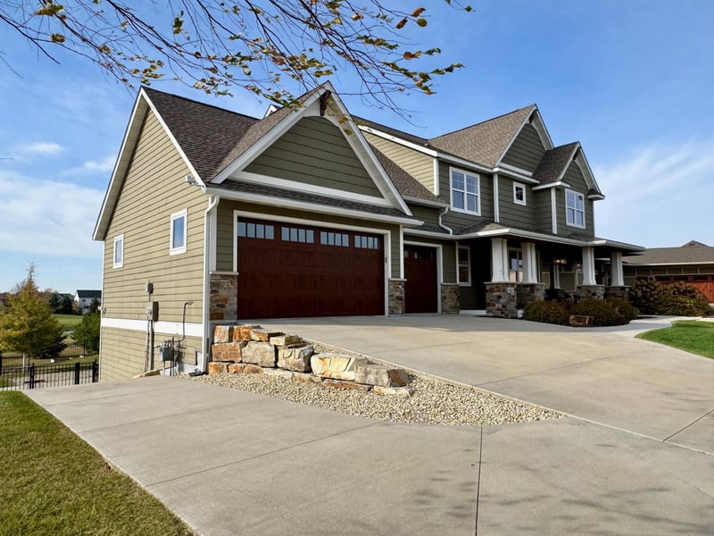 484 Rosewood Rd, Northfield, MN 55057