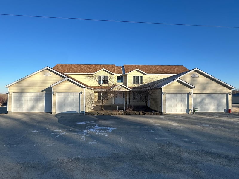 275 N Pine St, Dexter, MN 55926