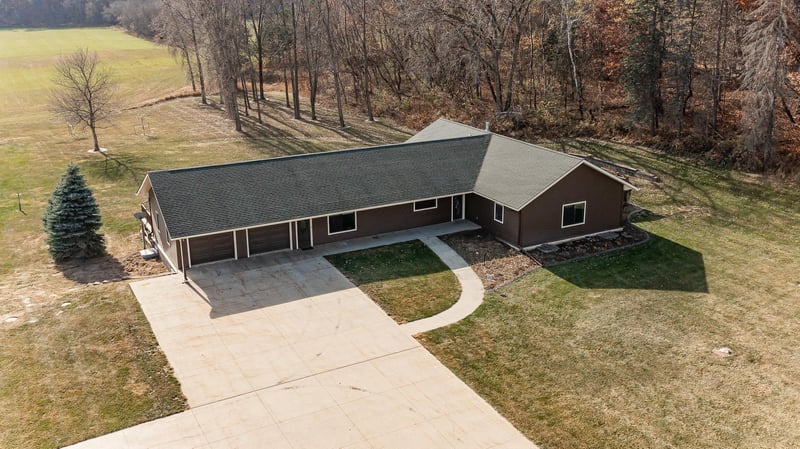 7330 100th St NW, Pine Island, MN 55963