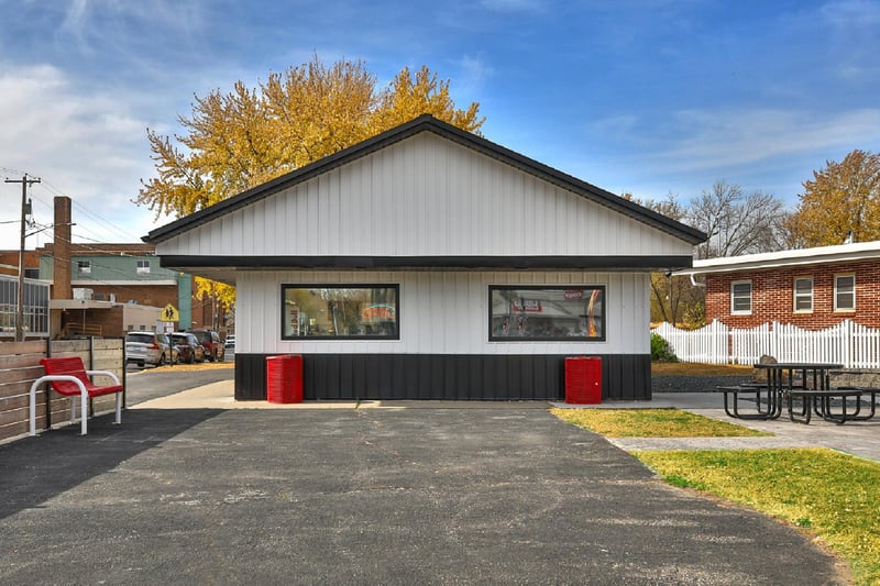 525 Paquin St E, Waterville, MN 56096