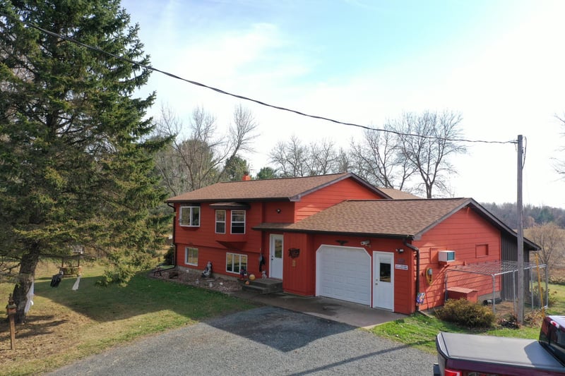 1814 W Church Rd, Star Prairie, WI 54026