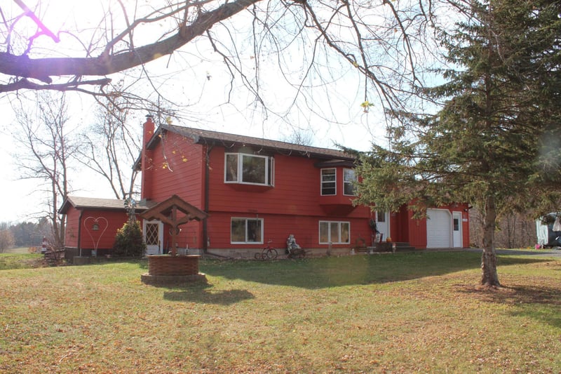 1814 W Church Rd, Star Prairie, WI 54026