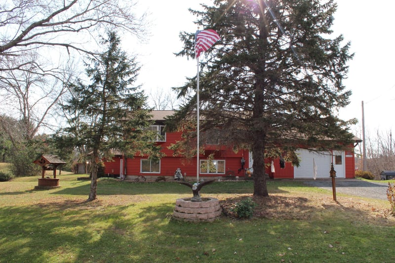 1814 W Church Rd, Star Prairie, WI 54026