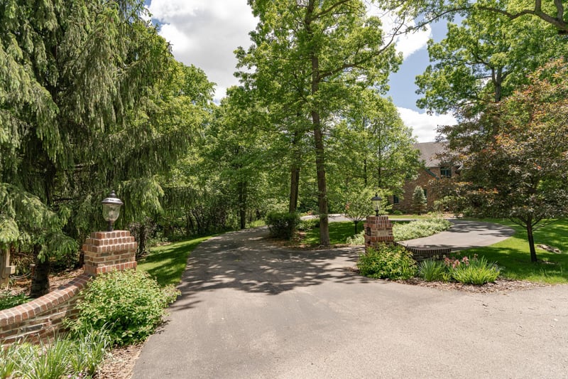 880 Weatherhill Woods Ln SW, Rochester, MN 55902