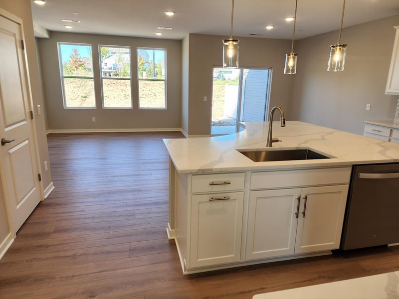 9560 4th St N, Lake Elmo, MN 55129