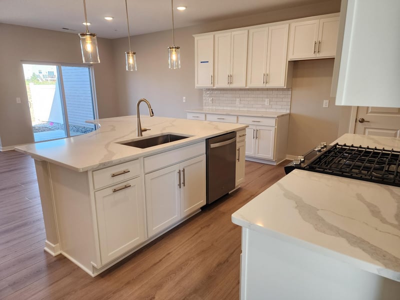 9560 4th St N, Lake Elmo, MN 55129