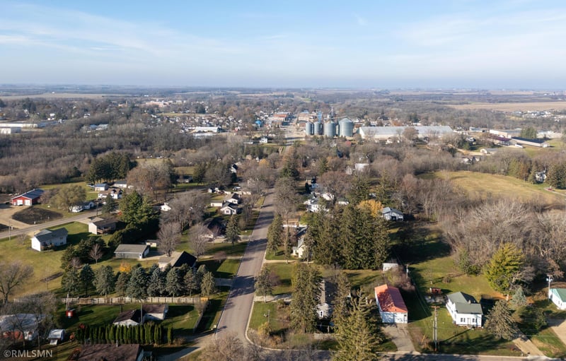 451 Engel Dr, Kenyon, MN 55946