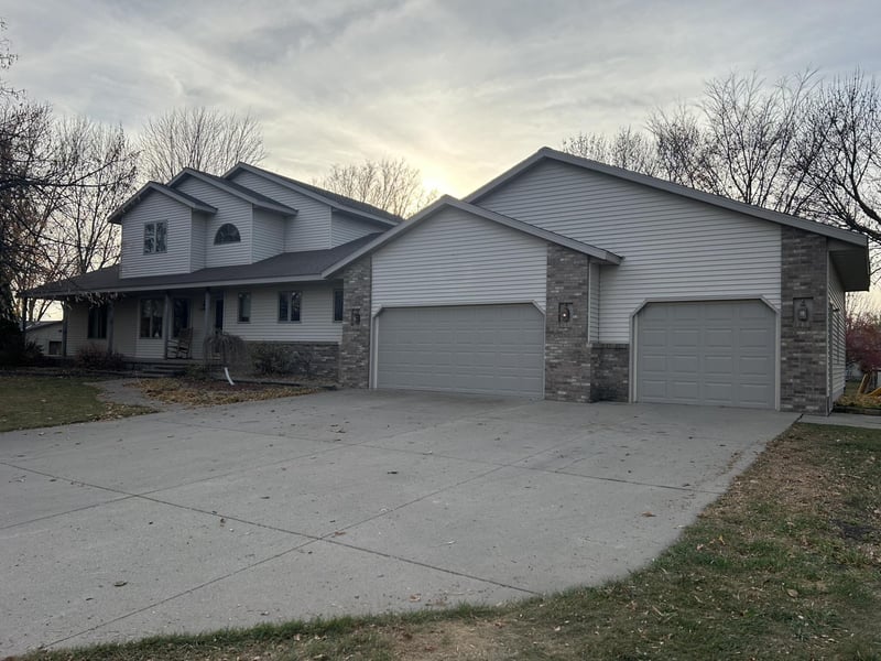 712 17th St S, Benson, MN 56215