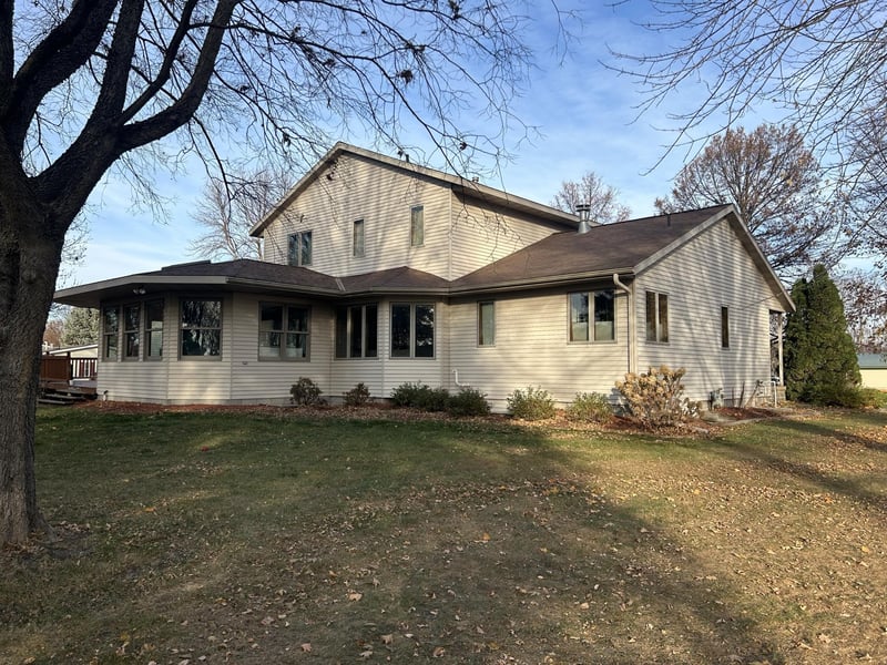 712 17th St S, Benson, MN 56215
