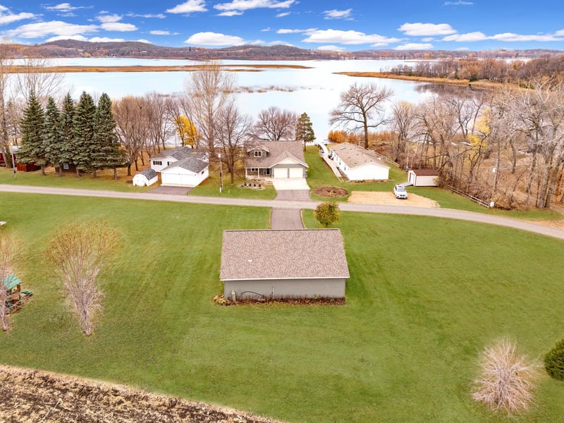 24539 Twilight Ln, Pelican Rapids, MN 56572