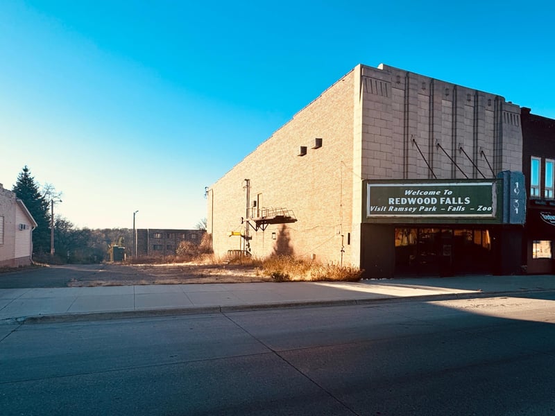 210222 S Mill St, Redwood Falls, MN 56283