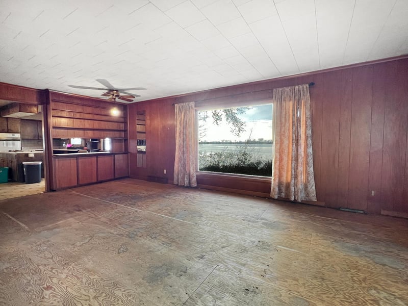 285 115th Ave, Ceylon, MN 56121