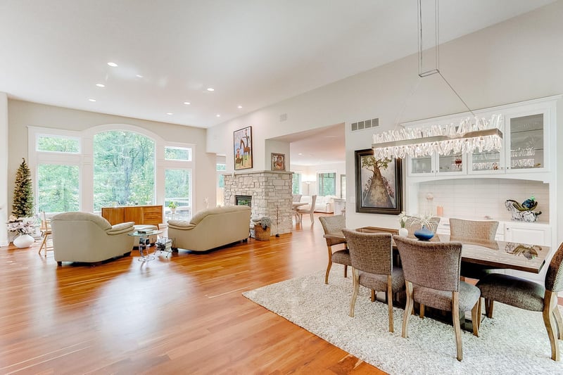 21080 Ridgewood Trl, Lakeville, MN 55044