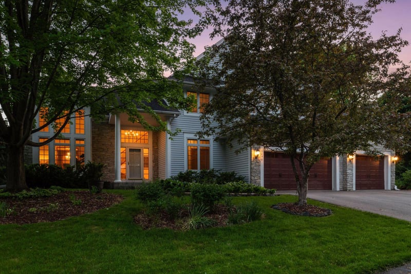 5490 Tamarack Cir, Minnetonka, MN 55345