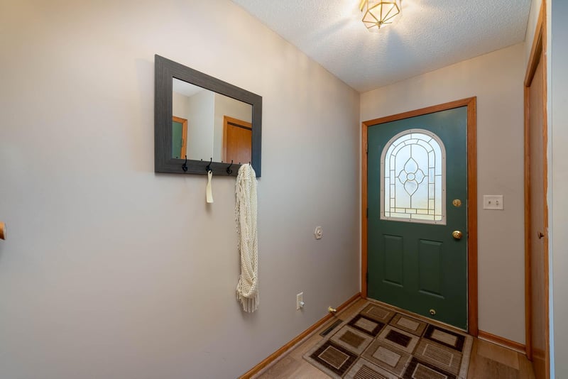 418 Hoffman Cir, Pemberton, MN 56078
