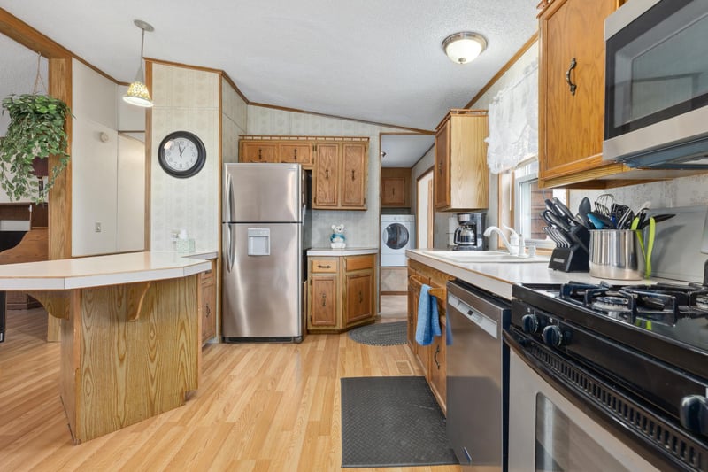 11074 Gull River Rd, East Gull Lake, MN 56401