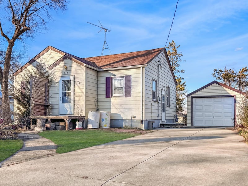 314 E Mcarthur St, Tyler, MN 56178