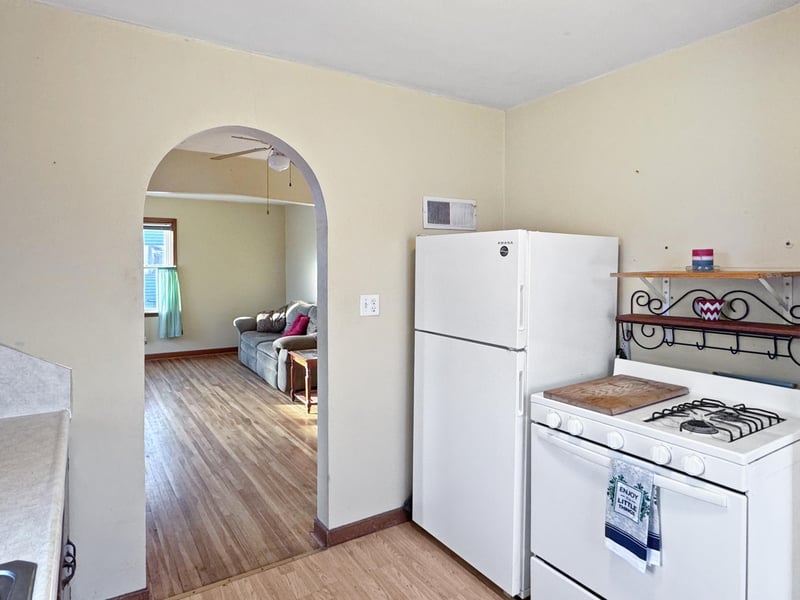 314 E Mcarthur St, Tyler, MN 56178