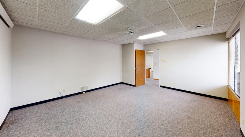 130 Willmar Ave SE #4, Willmar, MN 56201