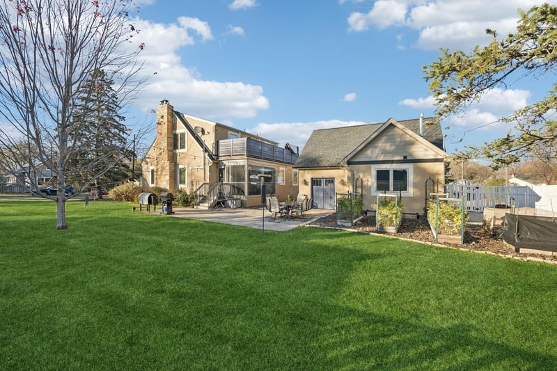 145 11th Ave N, Hopkins, MN 55343