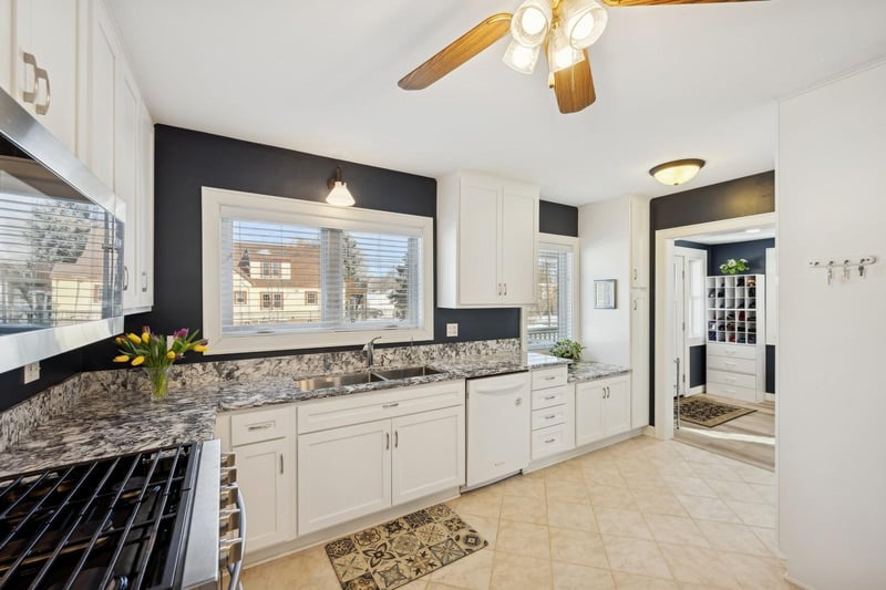 145 11th Ave N, Hopkins, MN 55343