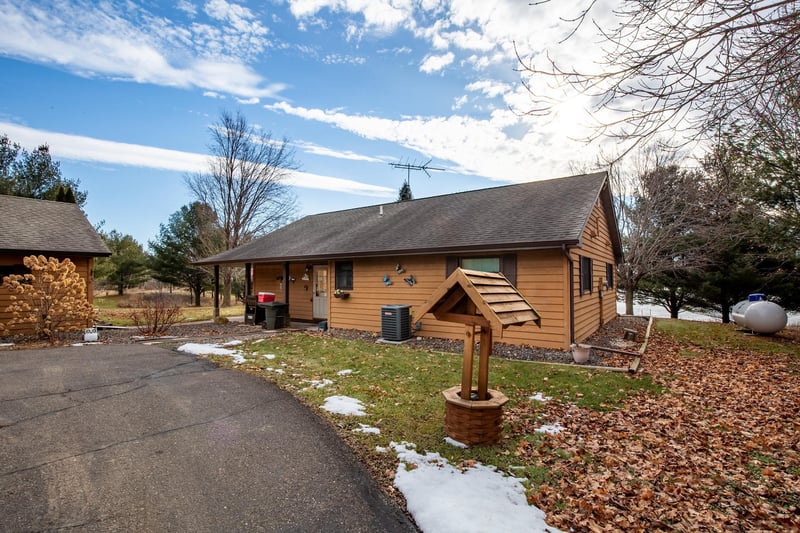 202 101st Ave, Clayton, WI 54004