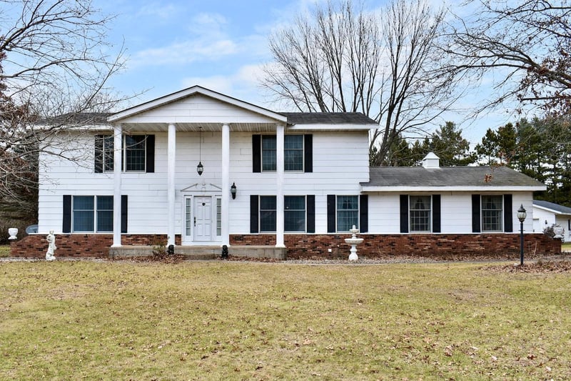 W1166 Badger Rd, Fountain City, WI 54629