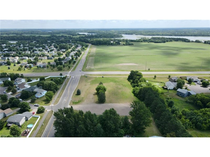 1617 16th Ave SE, Cambridge, MN 55008