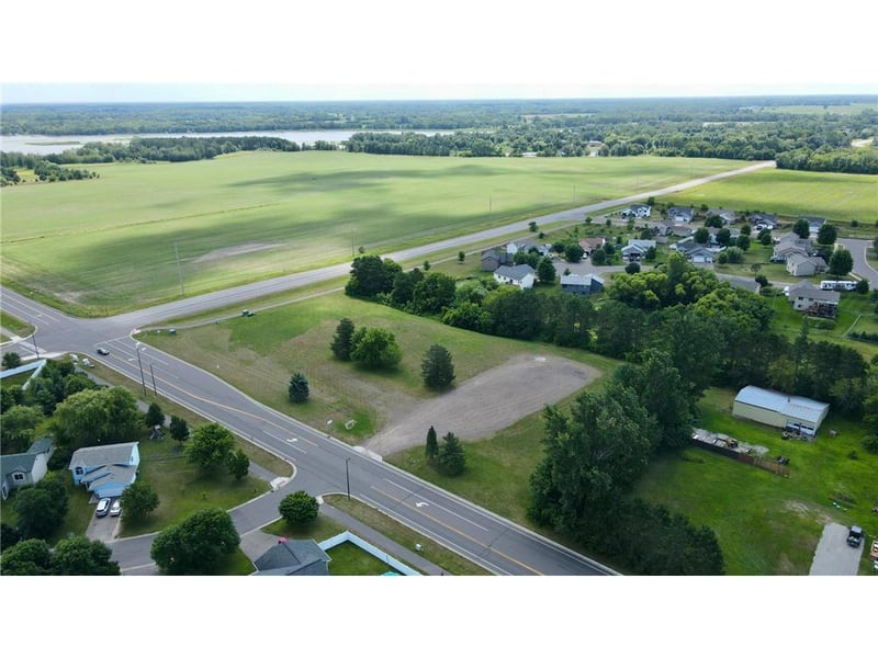 1617 16th Ave SE, Cambridge, MN 55008