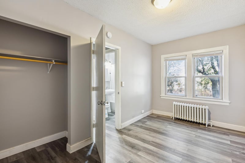 2201 5th Ave S, Minneapolis, MN 55404