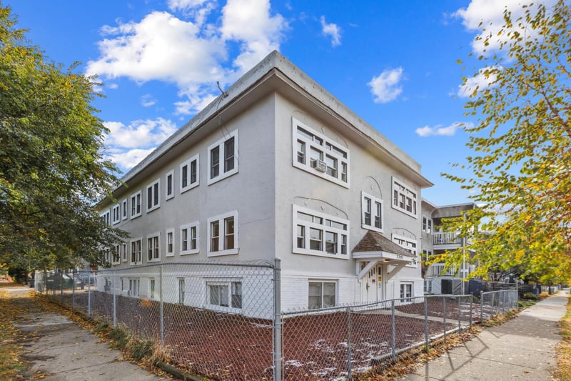 2201 5th Ave S, Minneapolis, MN 55404