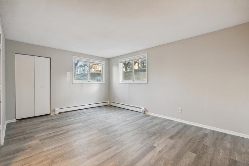 310 Lawson Ave E, Saint Paul, MN 55130