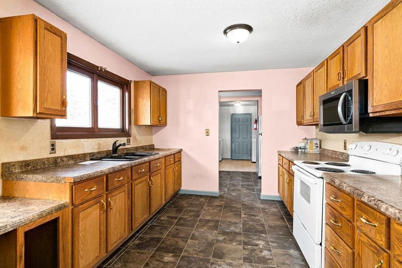 404 E 3rd Ave S, Aurora, MN 55705
