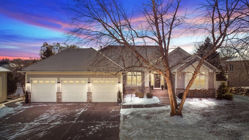3061 Bent Tree Hills Dr, New Brighton, MN 55112