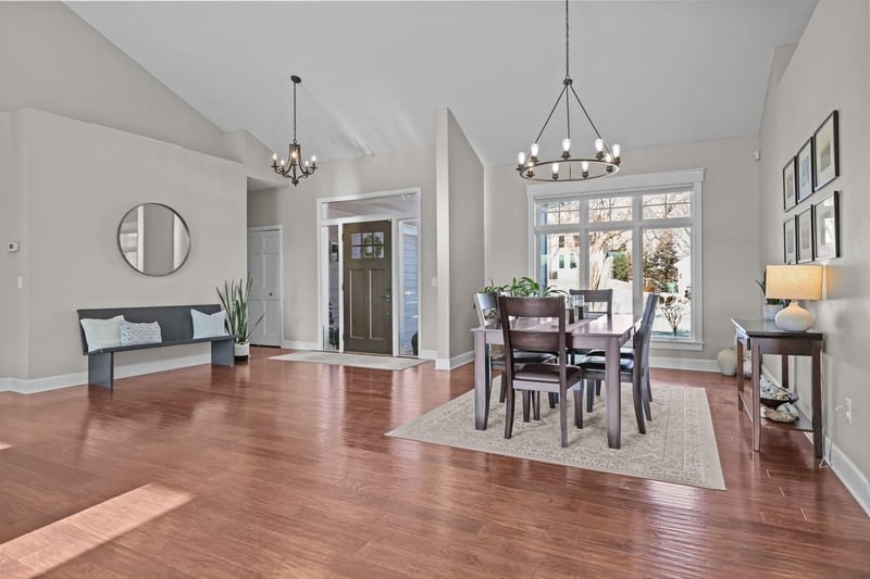 3061 Bent Tree Hills Dr, New Brighton, MN 55112