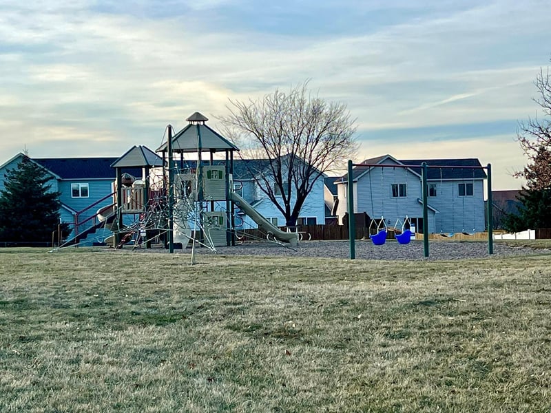 914 Snowbird Dr, Red Wing, MN 55066