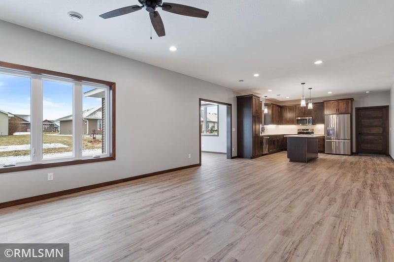 405 20th St, Glencoe, MN 55336