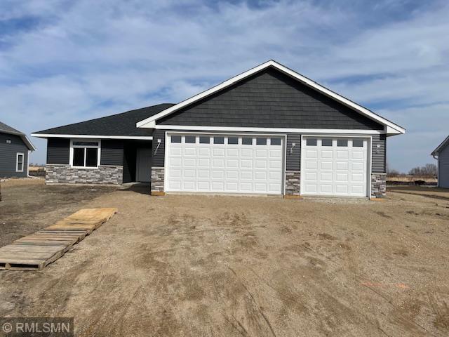 405 20th St, Glencoe, MN 55336