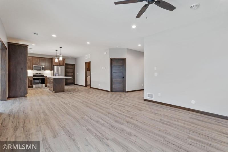 405 20th St, Glencoe, MN 55336