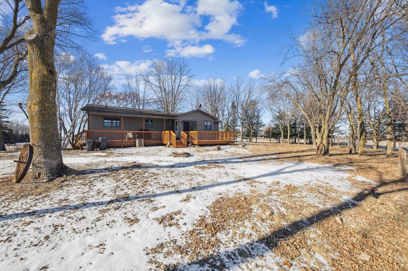 2908 Hennepin Ave N, Glencoe, MN 55336