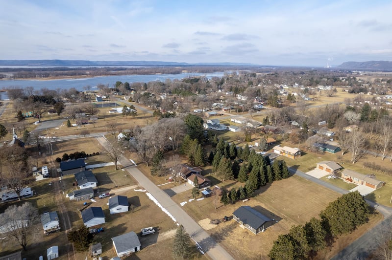 18 W 11th St, Buffalo City, WI 54622