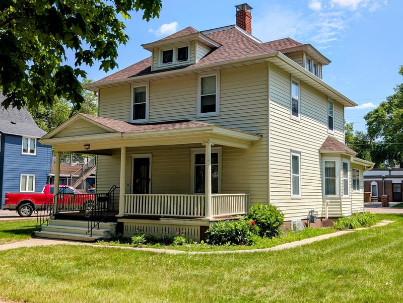 410 N 5th St, Montevideo, MN 56265