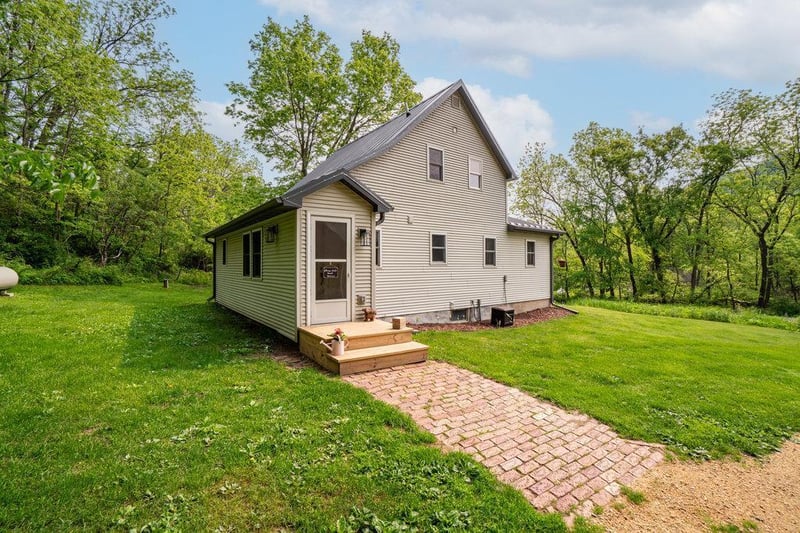 S1341 Deer Creek Rd, Nelson, WI 54756